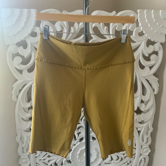 Free people heart rate shorts size Large - Picture 2 of 11